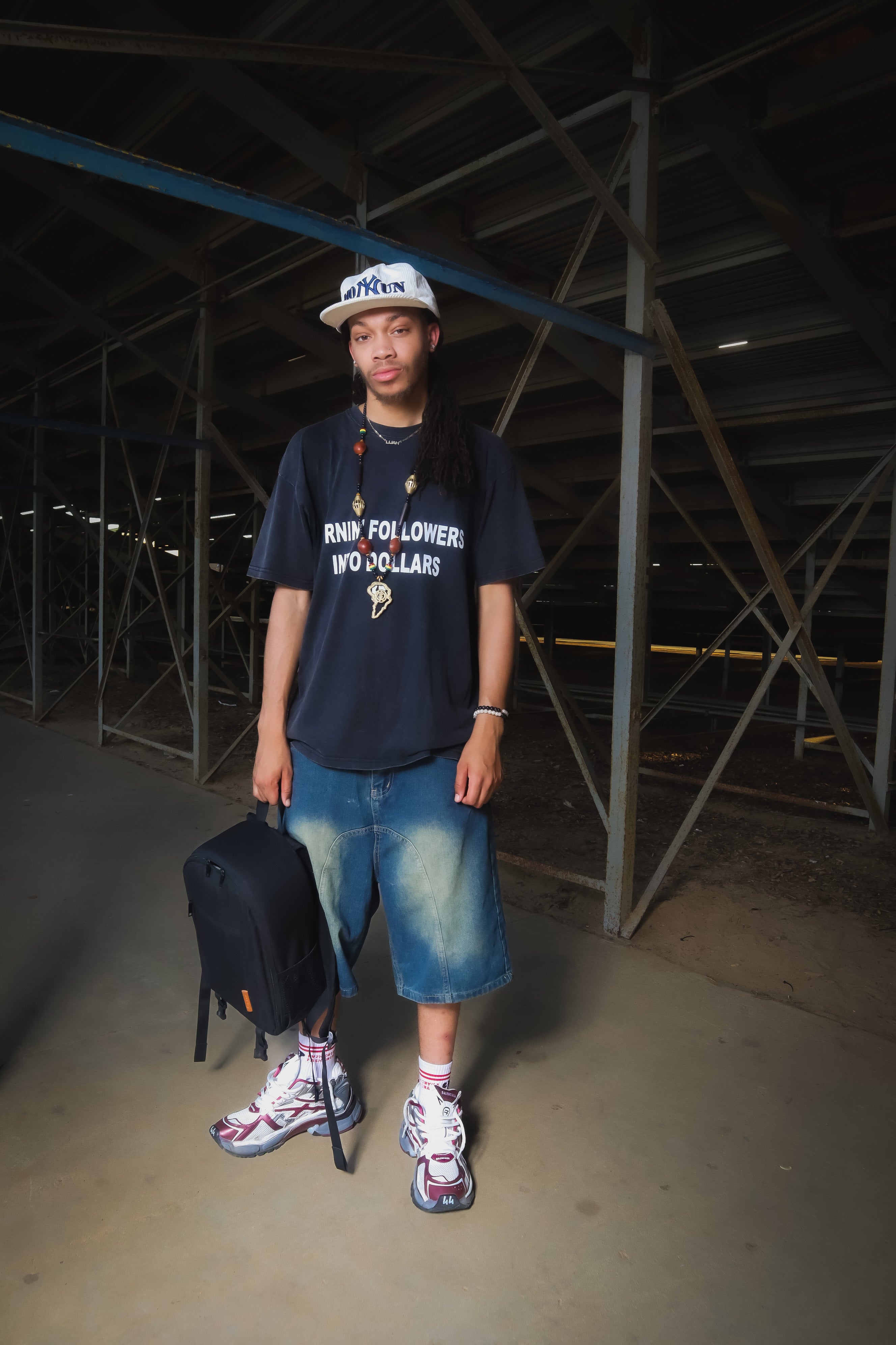 BLACK MONYUN TEE