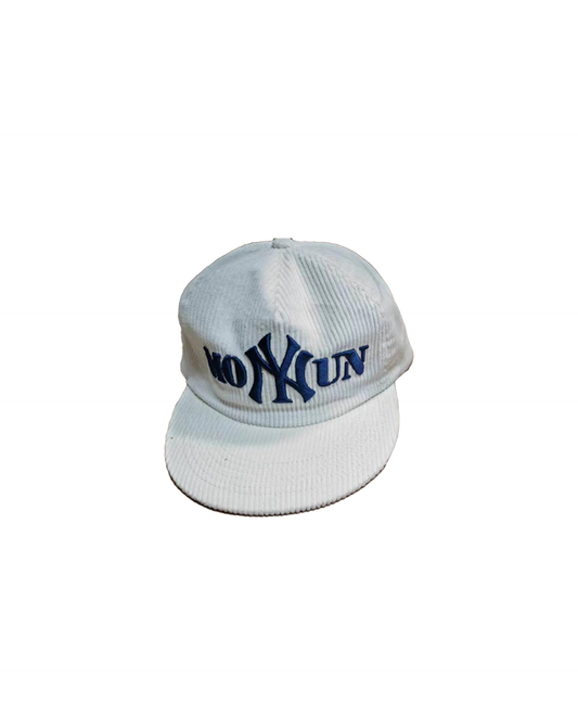 WHITE MONYUN PANEL HAT